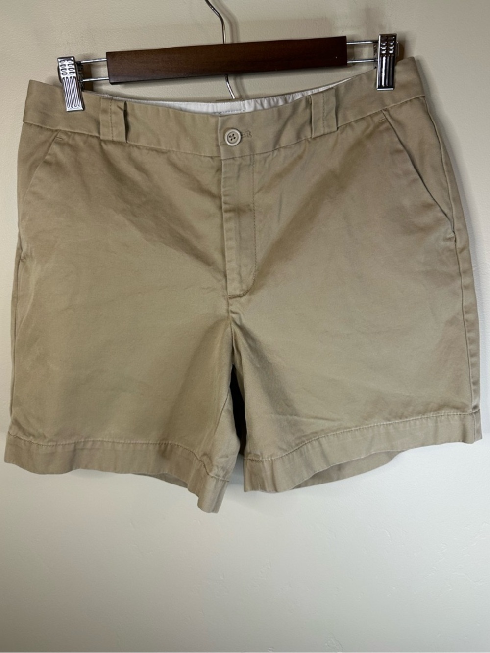 GAP Women’s 8 Tall Khaki Bermuda Shorts • Flat Front • 6” Inseam Rise: 10” 5/$25